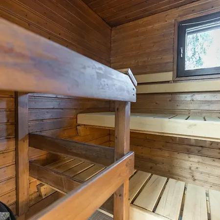 Arctic Holiday 2 Apartment *